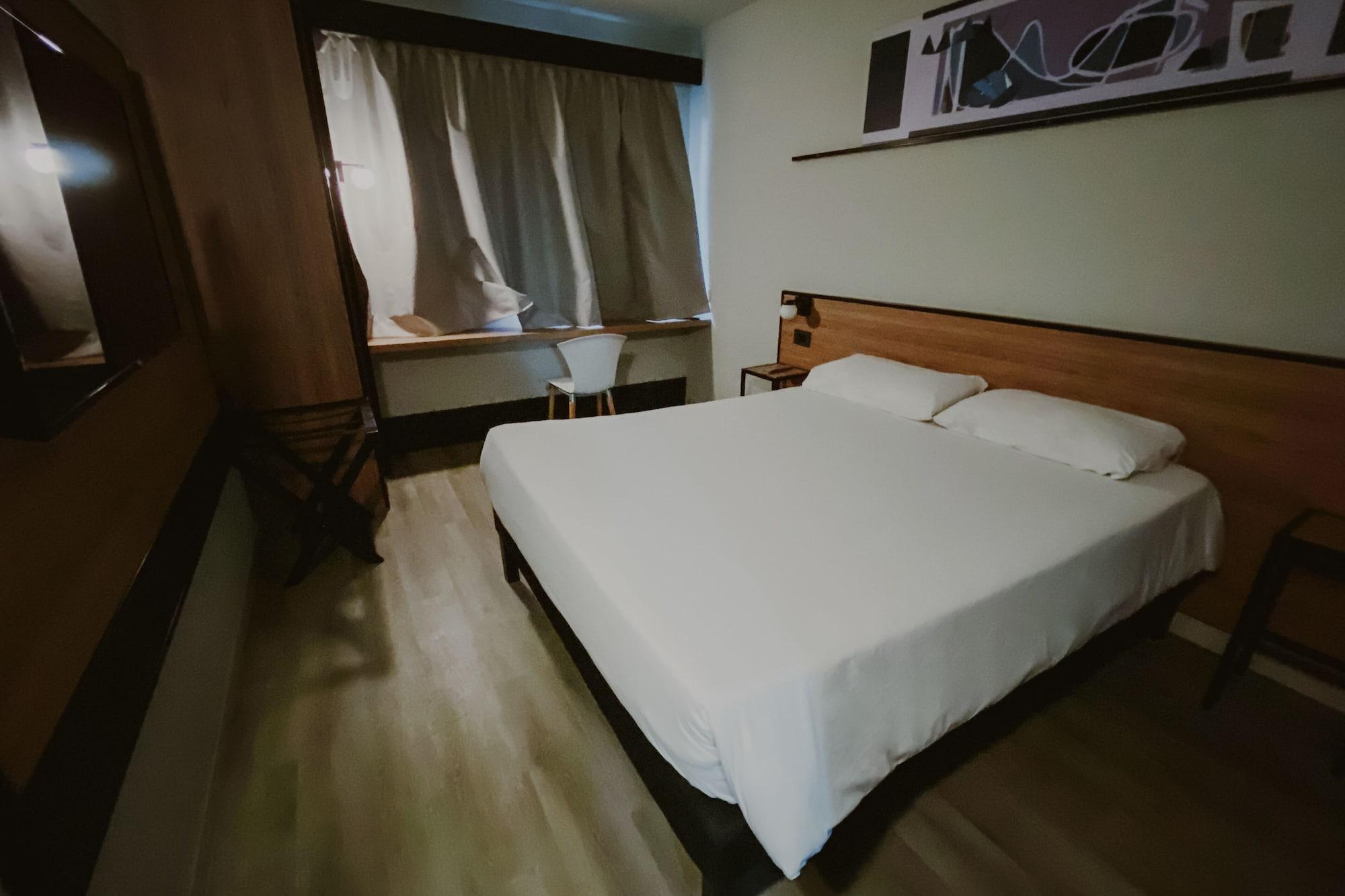Ibis Mendoza Hotel Exterior photo